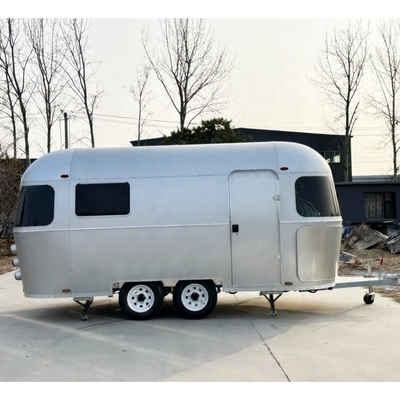 Революционируйте услуги по питанию с помощью пищевых грузовиков Airstream Beach и полной кухни