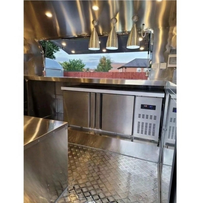Революционируйте услуги по питанию с помощью пищевых грузовиков Airstream Beach и полной кухни