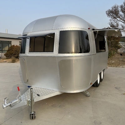 Революционируйте услуги по питанию с помощью пищевых грузовиков Airstream Beach и полной кухни